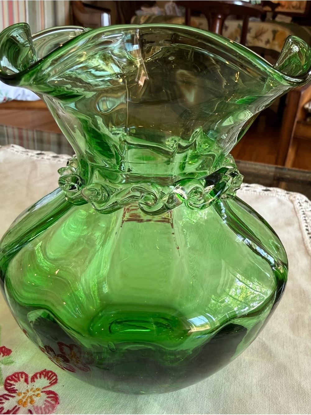 Vintage Green Handblown Glass Vase with Ruffled Rim - Picture 5 of 5